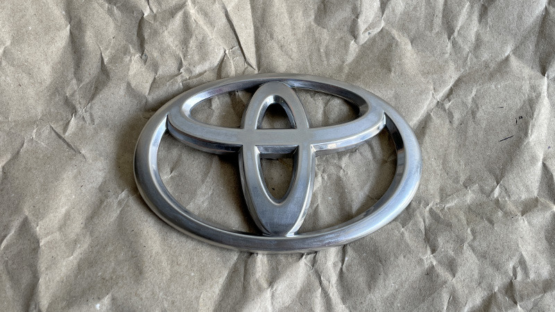 エンブレム足付け後