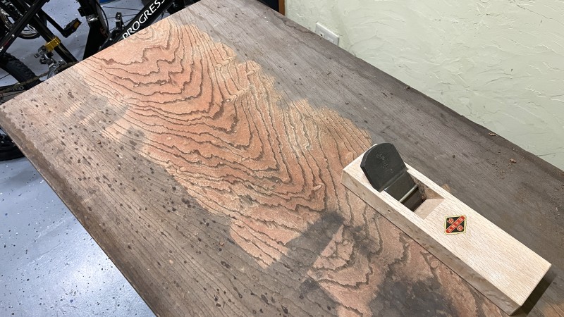 天板カンナがけ