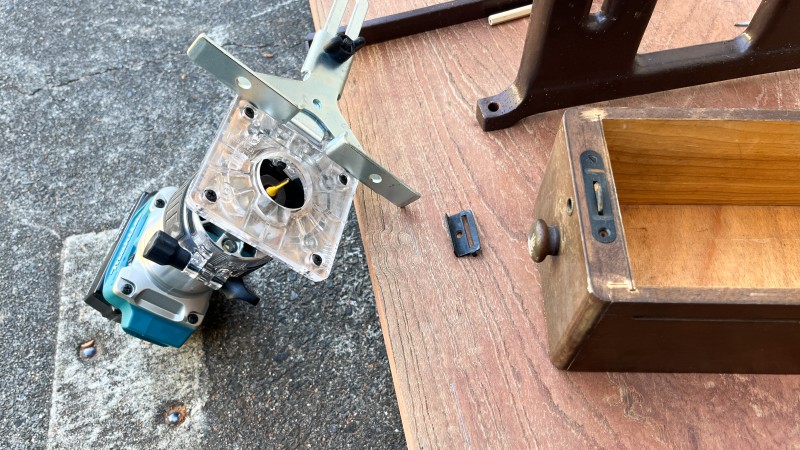 ミシンテーブル天板 引き出し取付加工