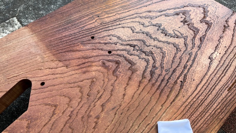 ミシンテーブル天板無垢材のオイルフィニッシュ