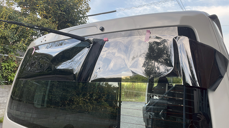 ウィンドウフィルム貼り切り取り線のケガキ1