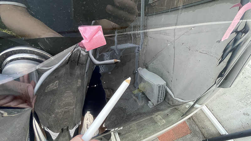 ウィンドウフィルム貼り切り取り線のケガキ2